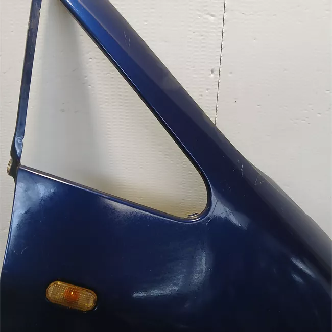 Parafango anteriore destro