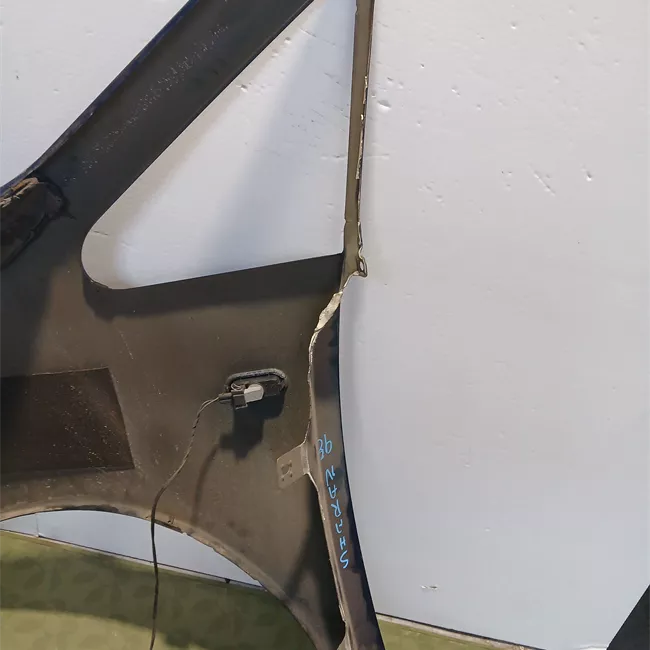 Parafango anteriore destro