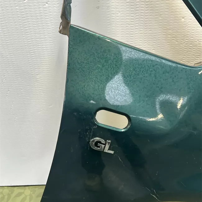 Parafango anteriore destro