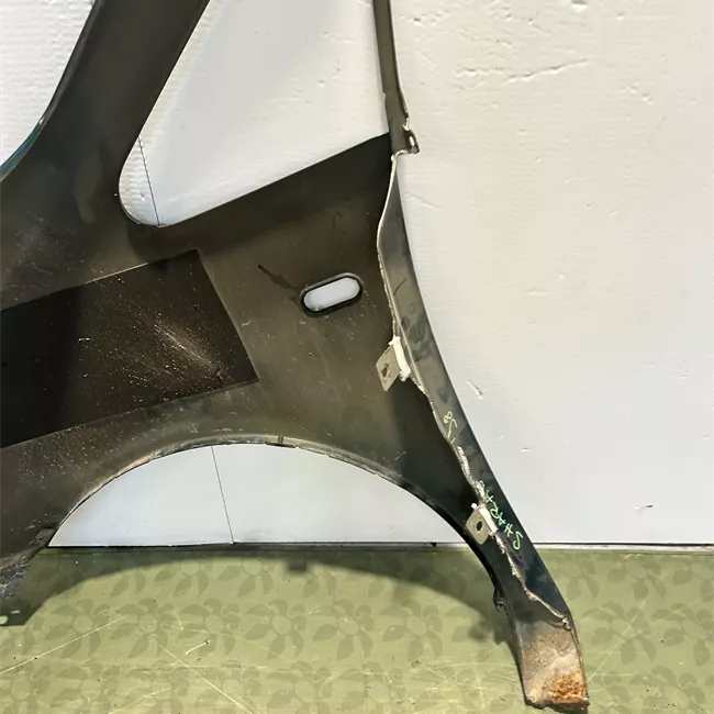 Parafango anteriore destro