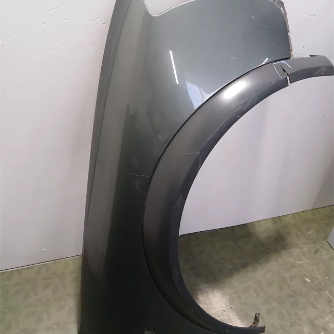 Parafango anteriore destro