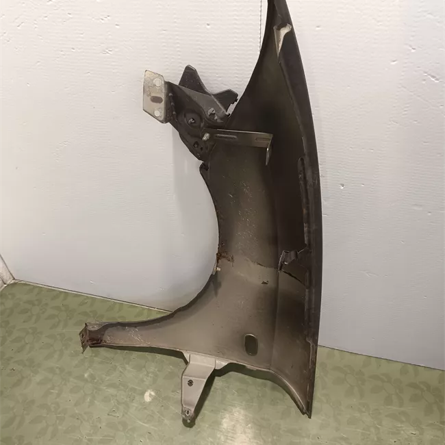 Parafango anteriore destro