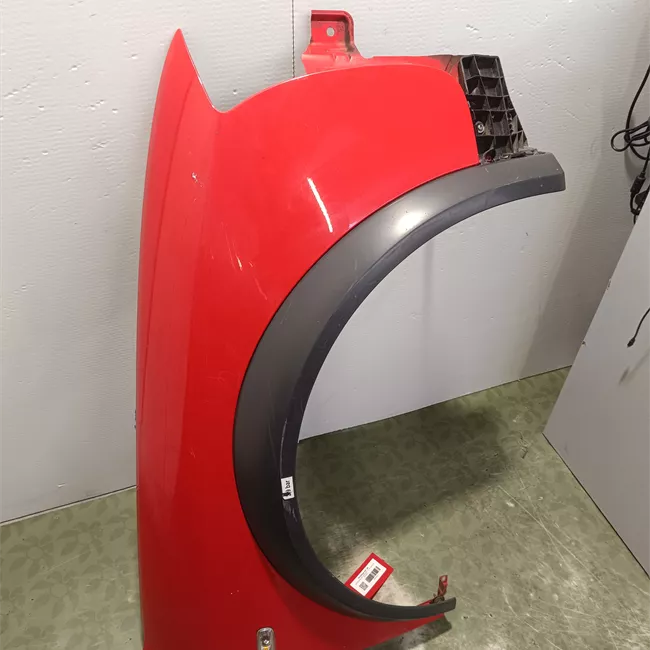 Parafango anteriore destro