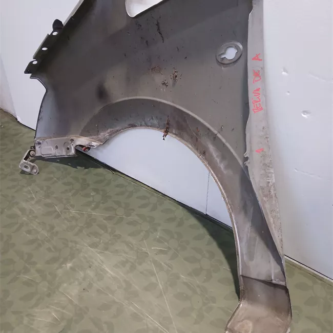 Parafango anteriore destro