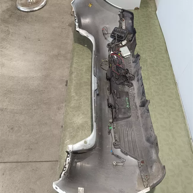 Paraurti posteriore superiore con sensori parcheggio