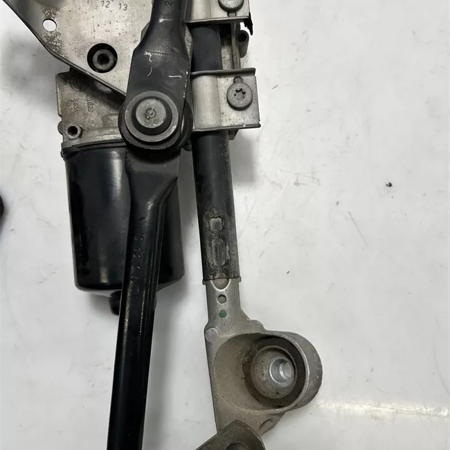 Meccanismo tergiparabrezza con motorino