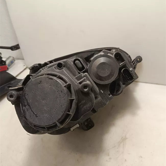 Proiettore destro HELLA cromato