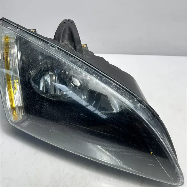 Proiettore destro con cornice finitura nera