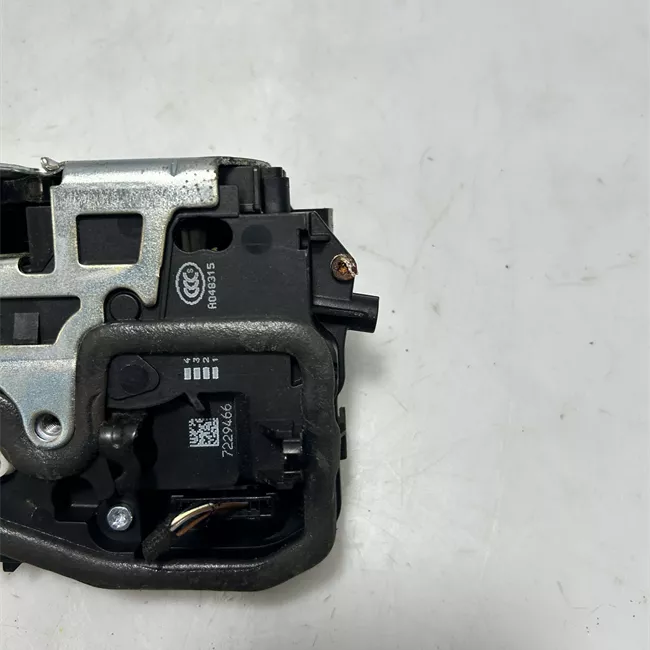 Serratura porta anteriore destra