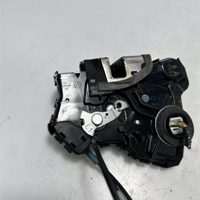 Serratura porta anteriore destra