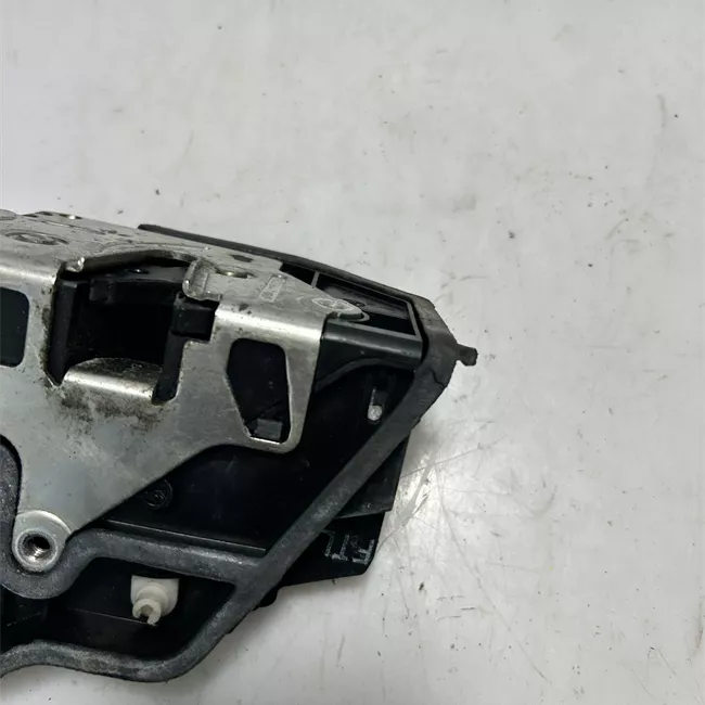 Serratura porta anteriore sinistra