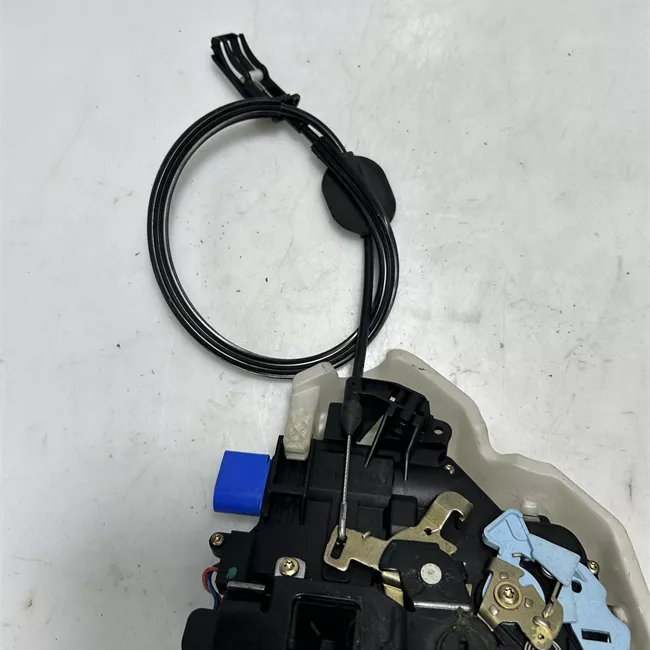 Serratura porta posteriore sinistra senza dispositivo SAFE