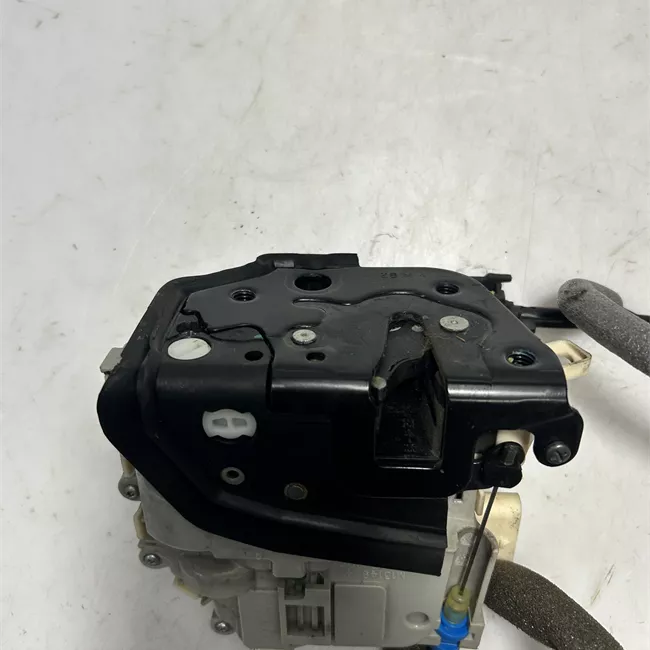 Serratura porta anteriore destra