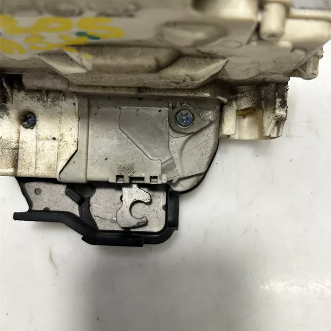 Serratura porta anteriore sinistra