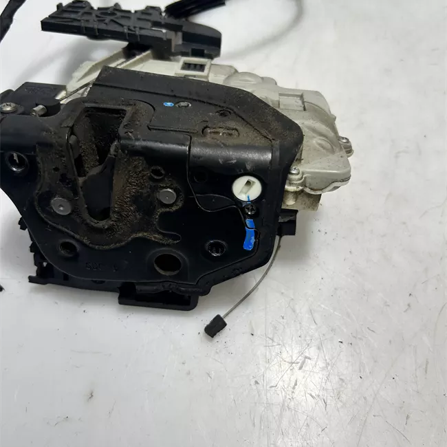 Serratura porta anteriore destra