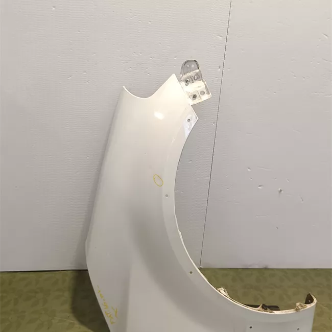 Parafango anteriore destro