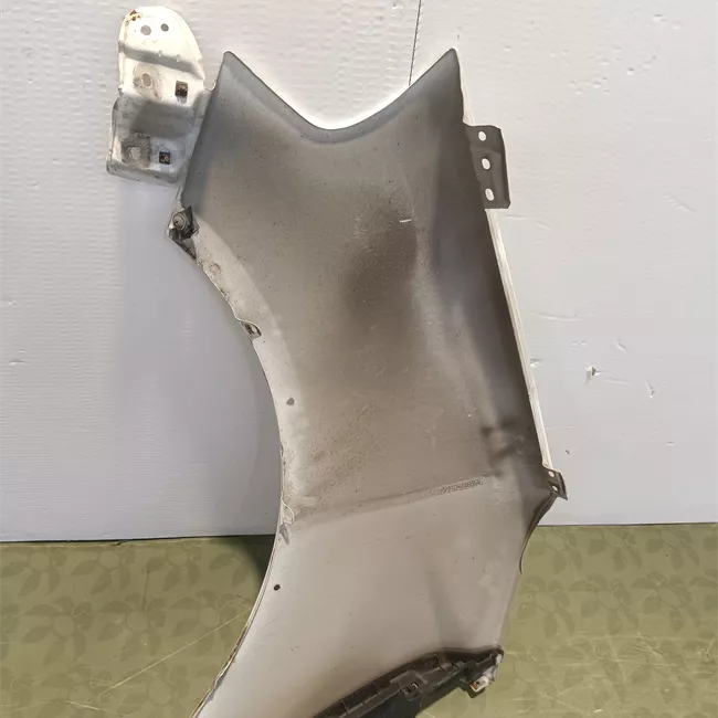 Parafango anteriore destro