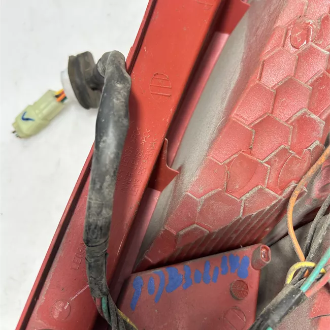 Fanale posteriore sinistro