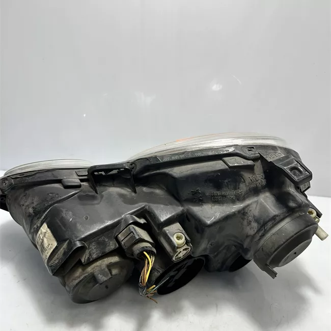 Proiettore destro AL