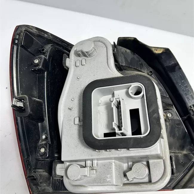 Fanale posteriore destro AL