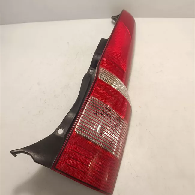 Fanale posteriore destro 11/04<