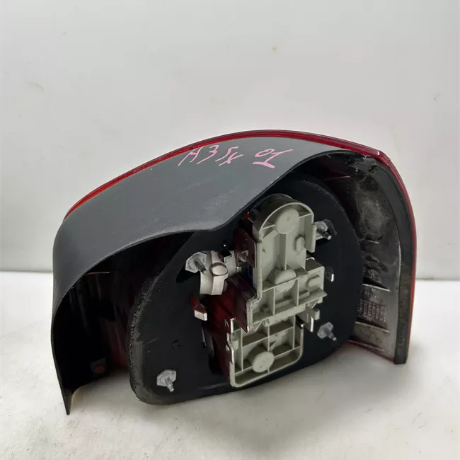 Fanale posteriore sinistro