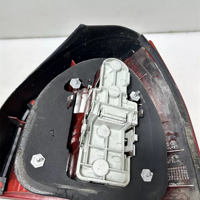 Fanale posteriore sinistro