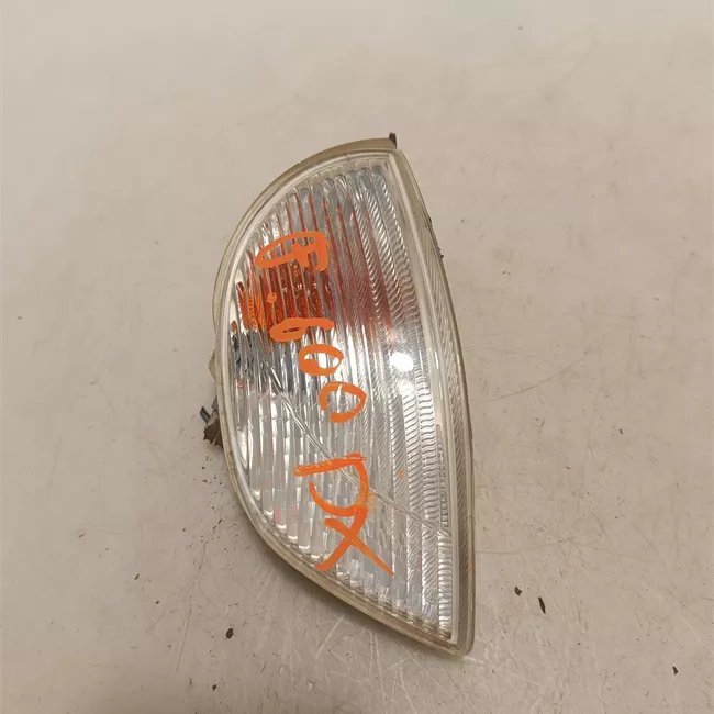 Fanalino laterale destro