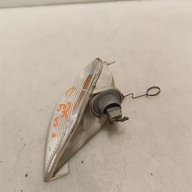 Fanalino laterale sinistro