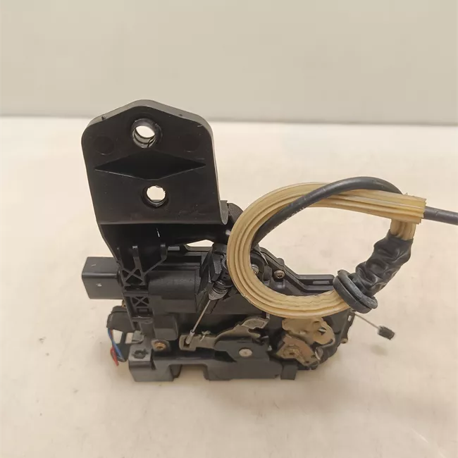 Serratura porta anteriore destra con chiusura centralizzata