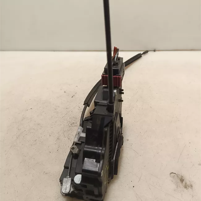 Serratura porta anteriore destra