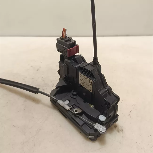 Serratura porta anteriore destra