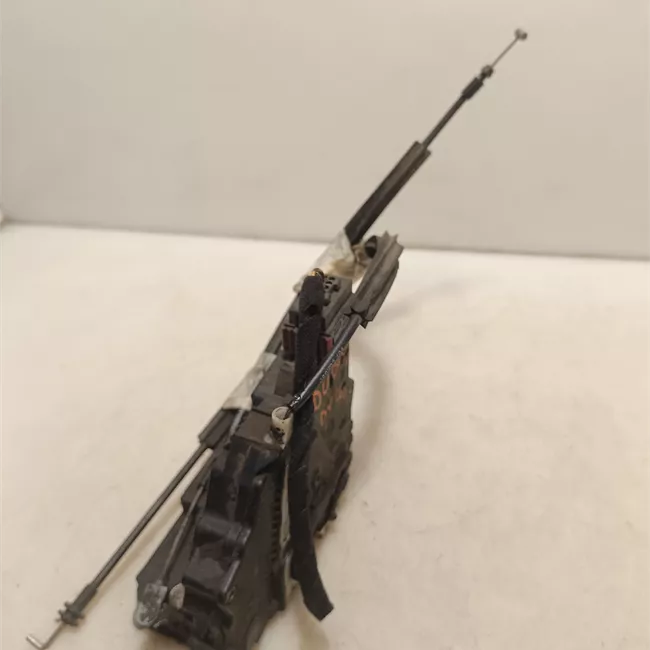 Serratura porta anteriore destra