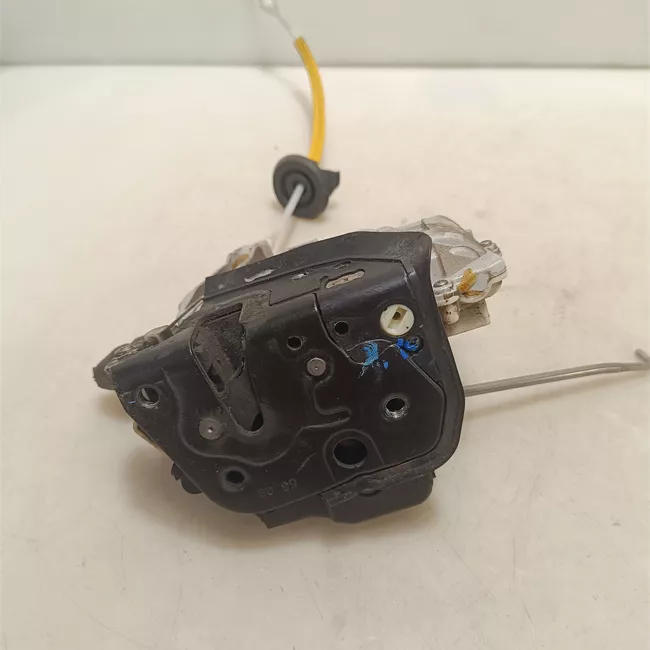 Serratura porta anteriore destra