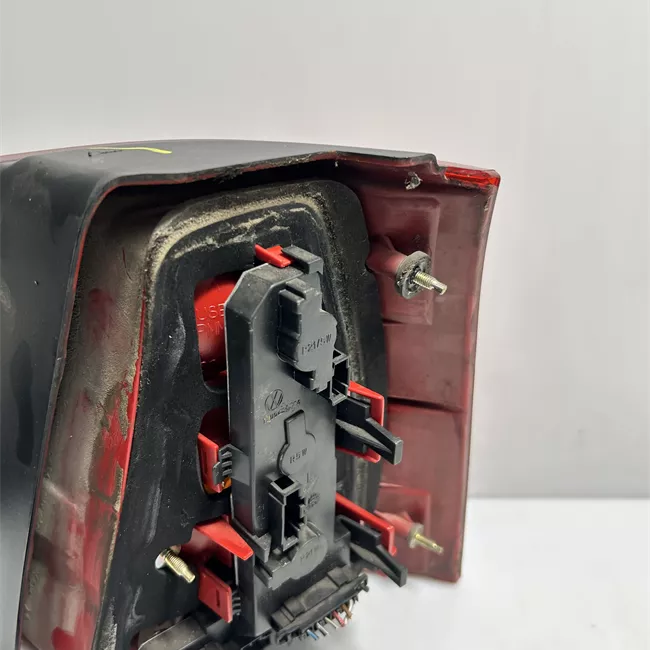 Fanale posteriore sinistro giallo/rosso