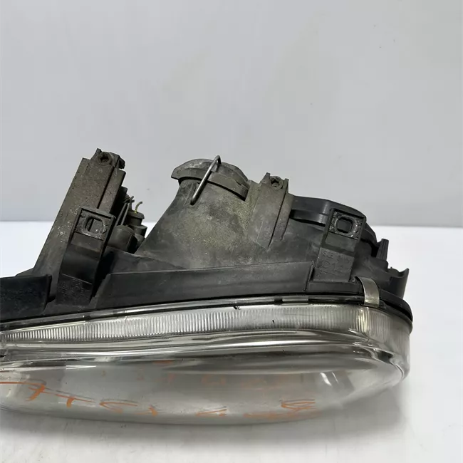 Proiettore sinistro Hella