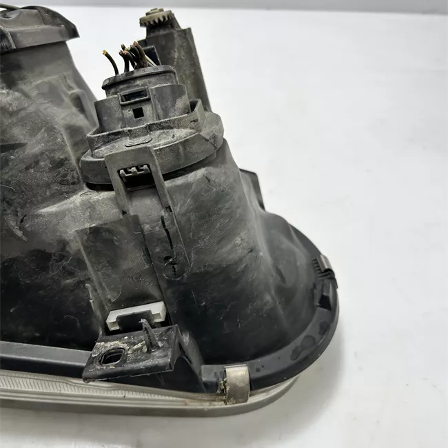 Proiettore sinistro Hella