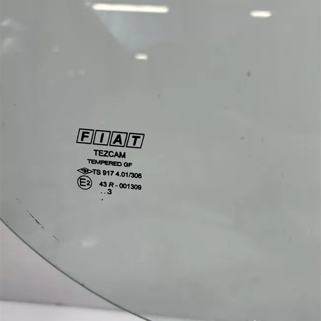 Scendente porta anteriore destro