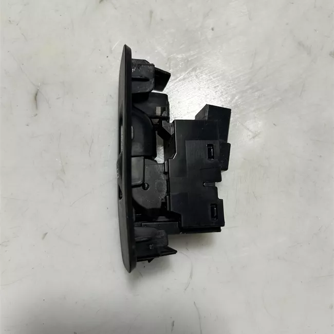 Interruttore alzacristalli porta posteriore sinistro