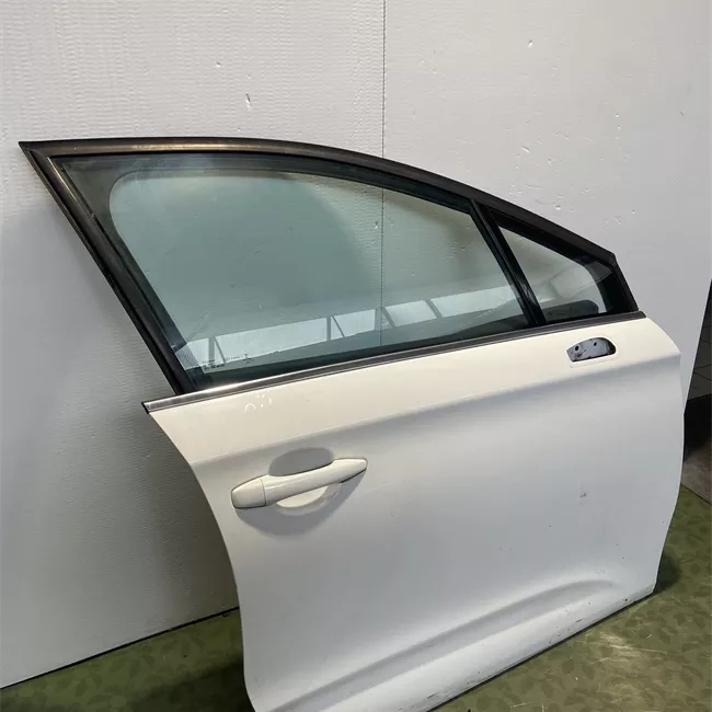 Porta anteriore destra