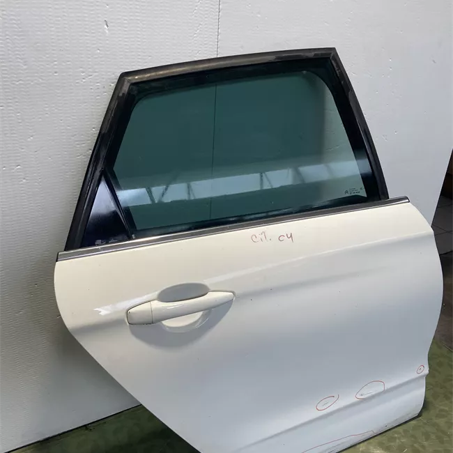 Porta posteriore destra