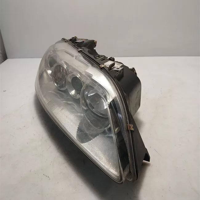 Proiettore destro con antinebbia ant