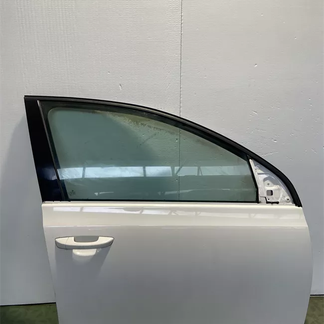 Porta anteriore destra