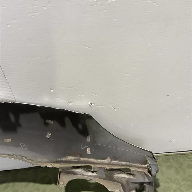 Parafango anteriore sinistro