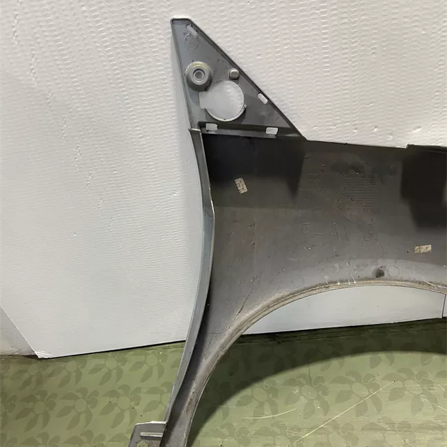 Parafango anteriore sinistro