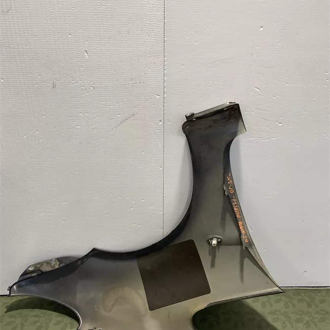 Parafango anteriore sinistro