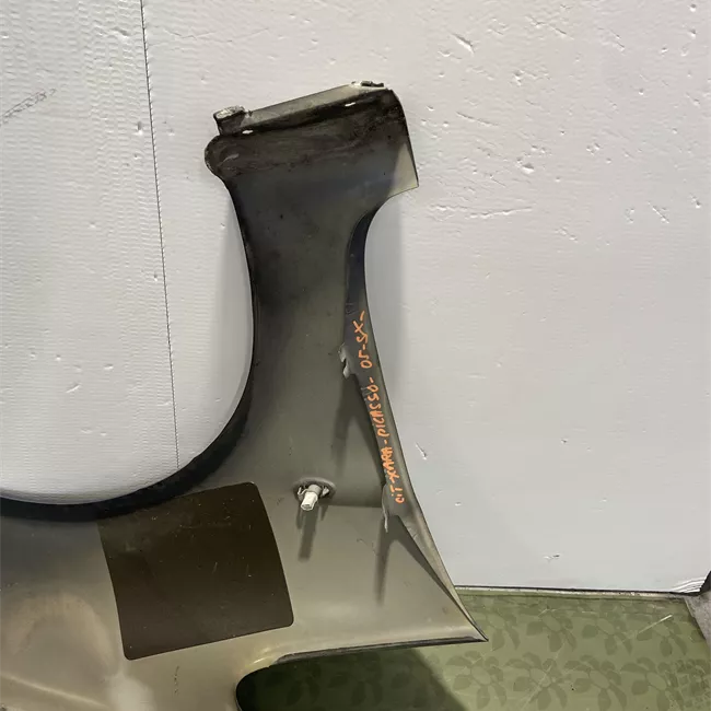 Parafango anteriore sinistro