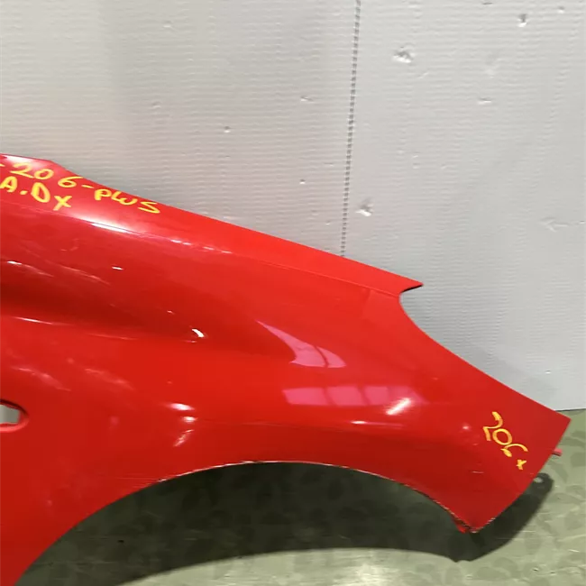 Parafango anteriore destro