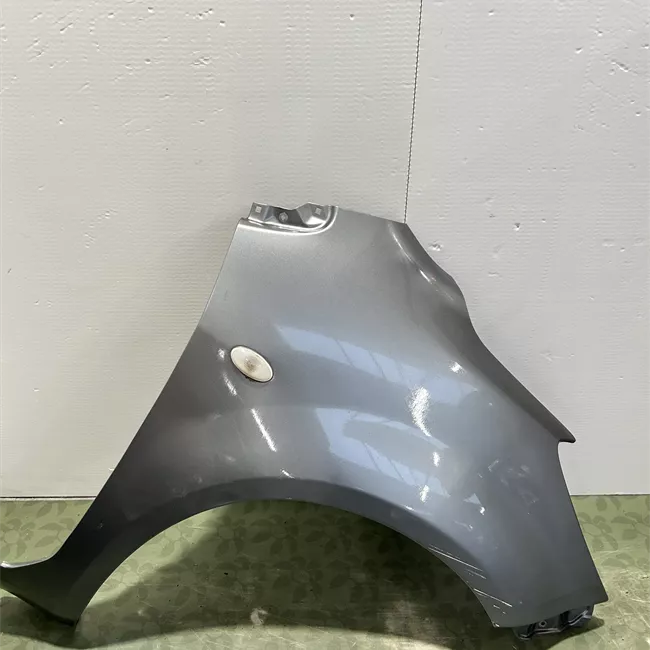 Parafango anteriore destro