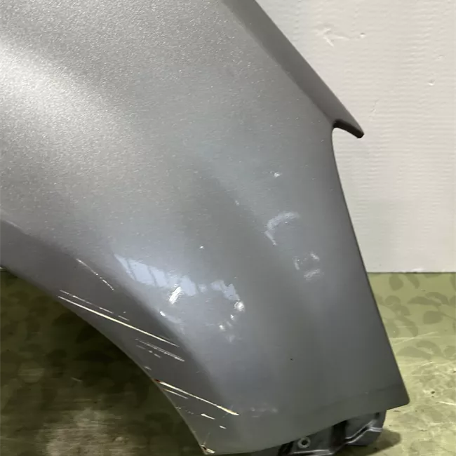 Parafango anteriore destro